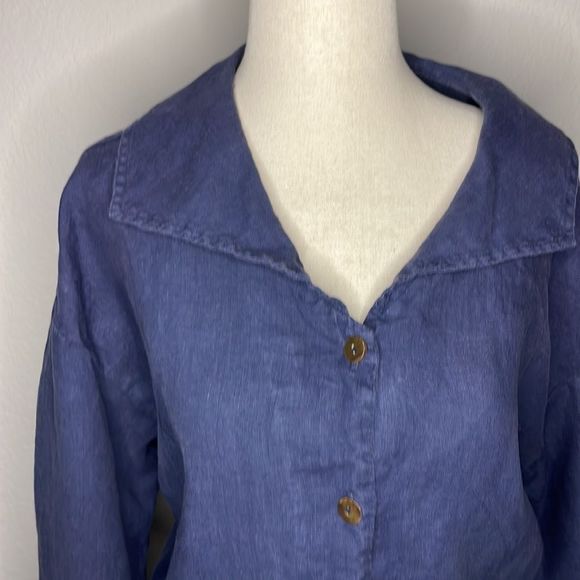 RUSS BERENS MALIBU linen long sleeve button down shirt in a washed navy - Picture 3 of 12